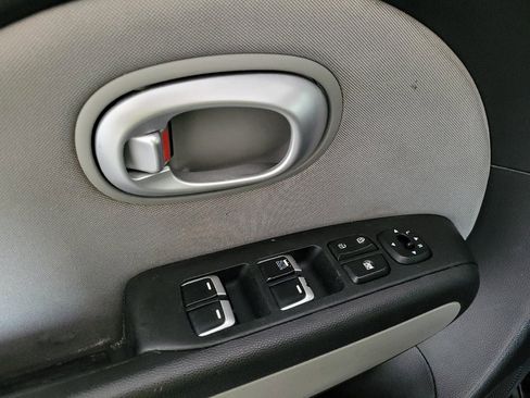 Used 2018 Kia Soul FWD image 27