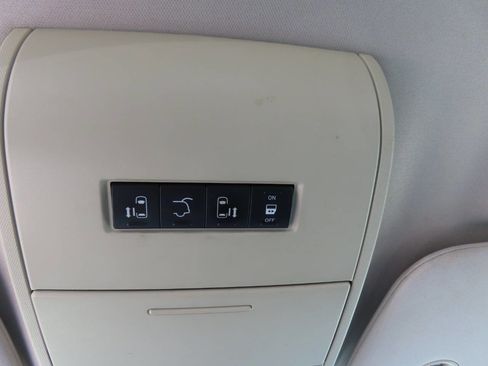 Used 2012 Dodge Grand Caravan Crew w/ Crew Value Pkg FWD image 18