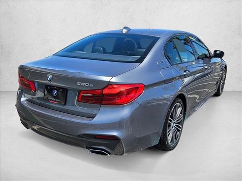 Used 2019 BMW 530e w/ M Sport Package RWD image 5