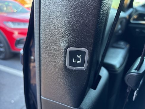 Used 2018 Chrysler Pacifica Touring-L Plus w/ Advanced Safetytec Group image 25