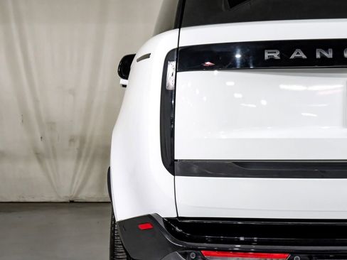 Used 2024 Land Rover Range Rover SE image 38