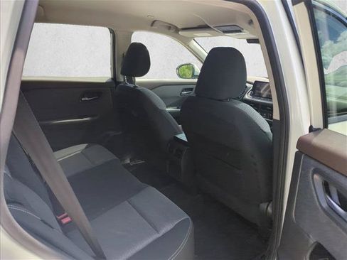 Certified 2022 Nissan Rogue SV FWD image 19