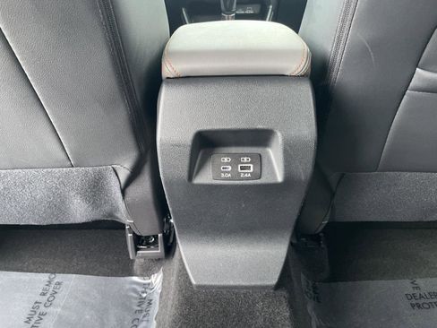 Used 2024 Subaru Crosstrek 2.5i Limited w/ Crosstrek Mirror Package image 18