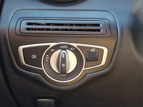 Used 2022 Mercedes-Benz GLC 300 4MATIC image 26