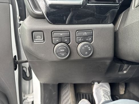 Used 2024 Chevrolet Silverado 2500 LT image 28