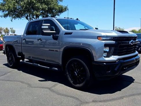 Used 2025 Chevrolet Silverado 2500 Custom w/ Custom Value Package AWD/4WD image 2