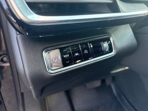 Used 2024 Buick Envision Preferred AWD/4WD image 17