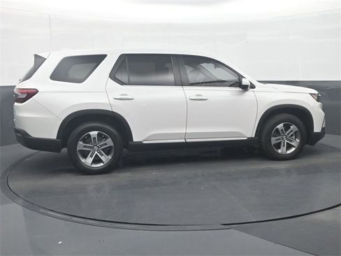 Used 2024 Honda Pilot EX-L image 8