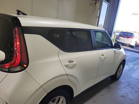 Used 2024 Kia Soul LX w/ Option Group 015 FWD image 6
