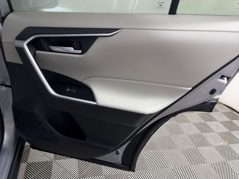 Used 2025 Toyota RAV4 XLE Premium image 39