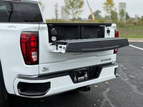 Used 2022 GMC Sierra 1500 Elevation image 16