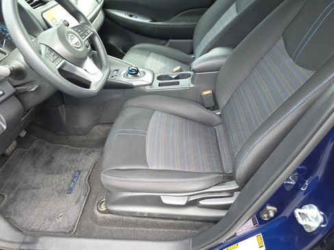 Used 2025 Nissan Leaf S FWD image 3