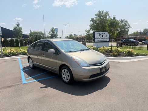Used 2007 Toyota Prius Touring FWD image 3