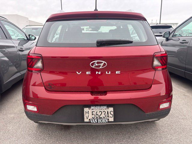 Certified 2024 Hyundai Venue SEL FWD image 3