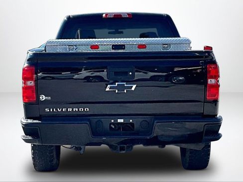 Used 2018 Chevrolet Silverado 1500 Custom w/ Custom Convenience Package AWD/4WD image 5