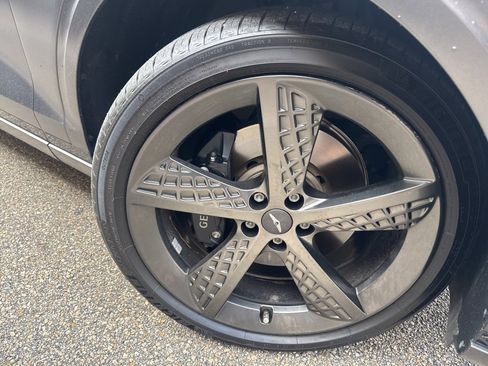 Used 2023 Genesis GV70 2.5T w/ Sport Prestige Package image 9