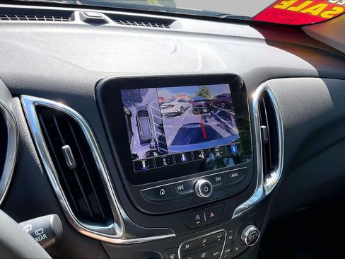 Used 2024 Chevrolet Equinox LT FWD image 21