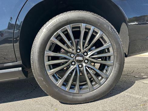 Certified 2025 Cadillac Escalade Sport Platinum w/ LPO, Floor Liner Package image 19