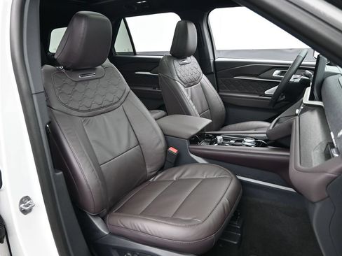 New 2026 Ford Explorer Platinum w/ LUX Leather Package AWD/4WD image 23