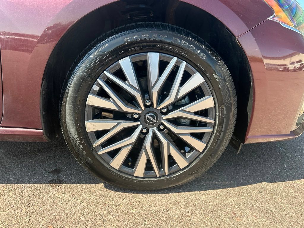 Used 2025 Nissan Altima 2.5 SV AWD/4WD image 39