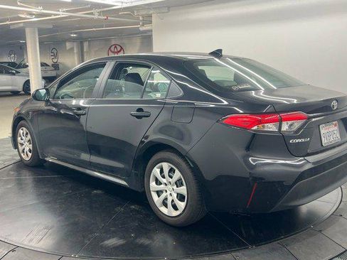 Certified 2025 Toyota Corolla LE image 3