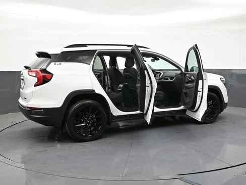 Used 2023 GMC Terrain SLE w/ Elevation Edition AWD/4WD image 32