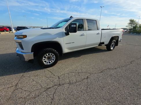 Used 2023 Chevrolet Silverado 2500 LT AWD/4WD image 14