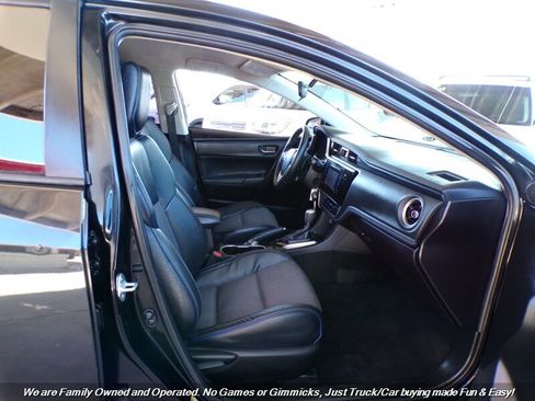 Used 2017 Toyota Corolla SE FWD image 28