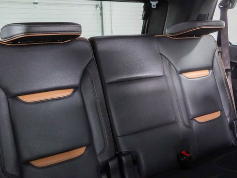 Used 2024 GMC Yukon AT4 w/ Technology Package AWD/4WD image 34