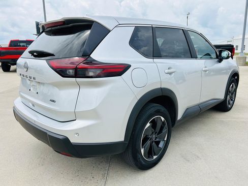 Used 2025 Nissan Rogue SV AWD/4WD image 36