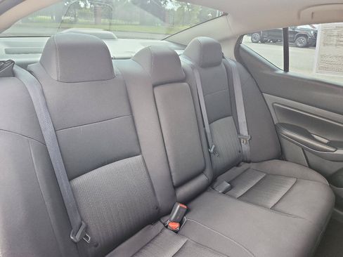 Used 2022 Nissan Altima 2.5 SV FWD image 8