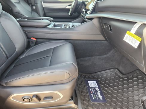 New 2026 Jeep Grand Wagoneer Limited AWD/4WD image 11