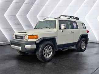 Used 2011 Toyota FJ Cruiser Base video 1