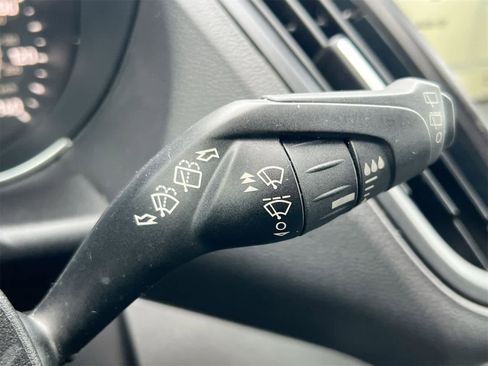 Used 2019 Ford Escape SE image 25