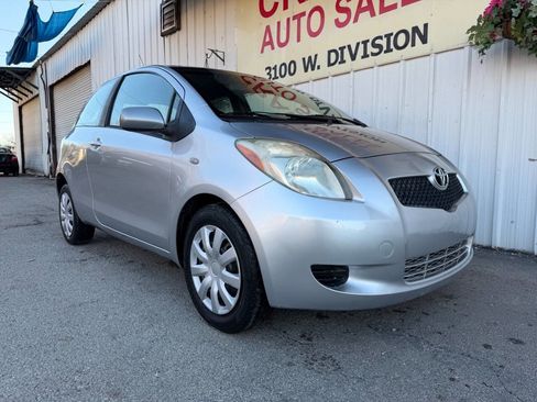 Used 2007 Toyota Yaris 2-Door Hatchback image 4