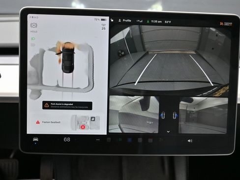 Used 2023 Tesla Model 3 Standard Range image 21