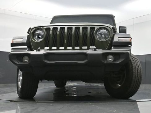 Used 2021 Jeep Wrangler Sport S image 32