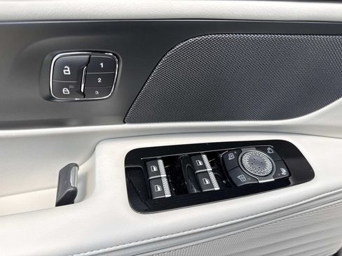 New 2026 Lincoln Nautilus Premier AWD/4WD image 19