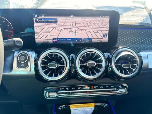 Used 2025 Mercedes-Benz GLB 250 image 11