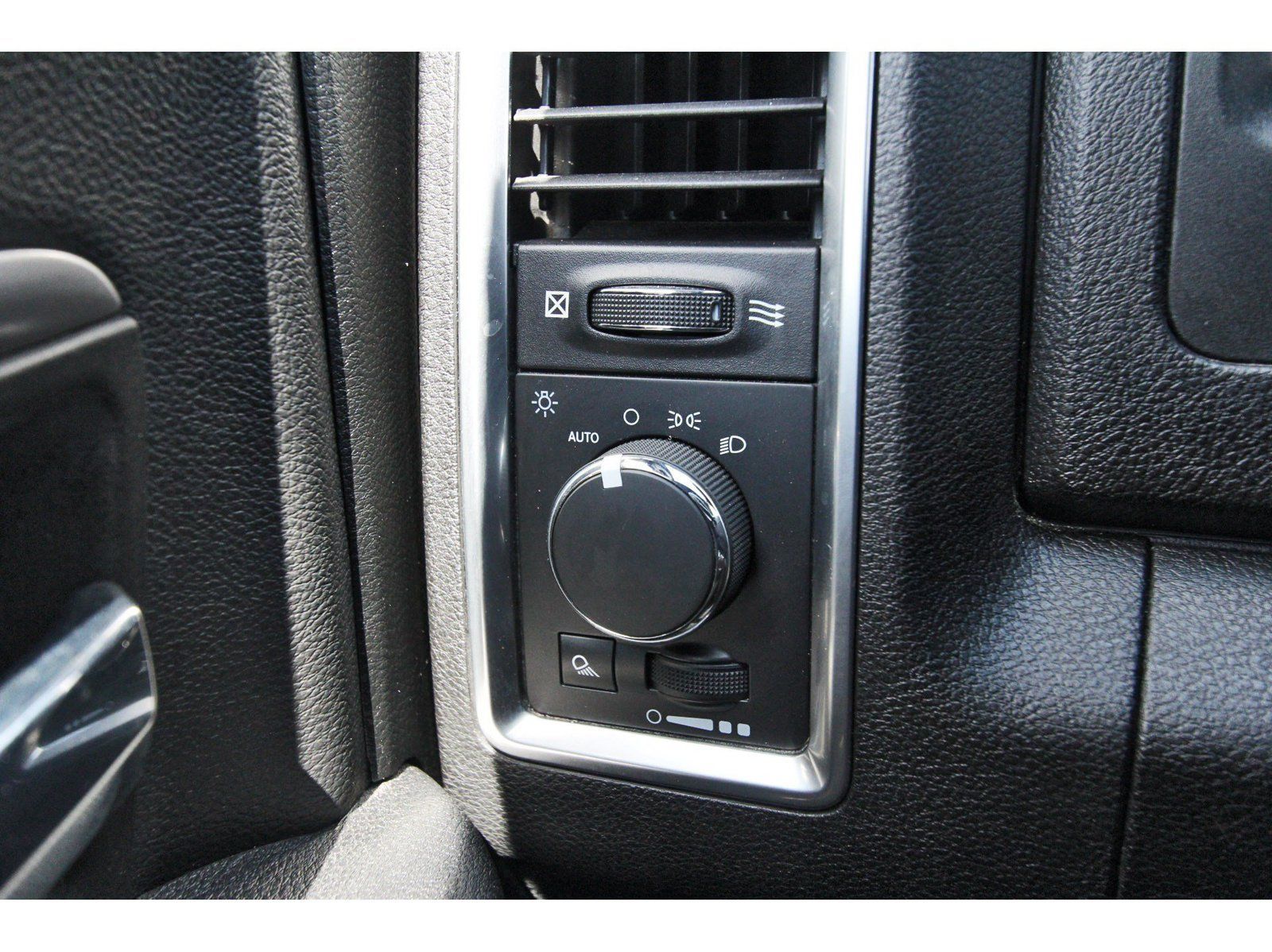 Used 2021 RAM 1500 Warlock AWD/4WD image 17