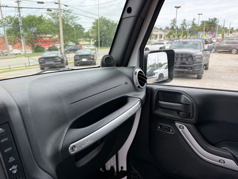 Used 2013 Jeep Wrangler Unlimited Sahara w/ Connectivity Group AWD/4WD image 20