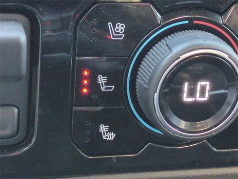 Used 2023 Chevrolet Silverado 1500 LTZ image 22