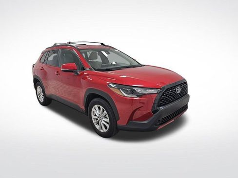 Used 2022 Toyota Corolla Cross LE AWD/4WD image 3