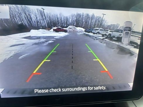 Used 2023 Ford Explorer XLT image 26