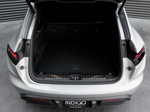 New 2026 Porsche Macan 4S Electric image 28