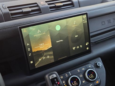 Used 2024 Land Rover Defender 110 X image 18