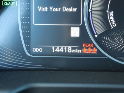 Used 2025 Lexus ES 300h w/ Luxury Package image 20