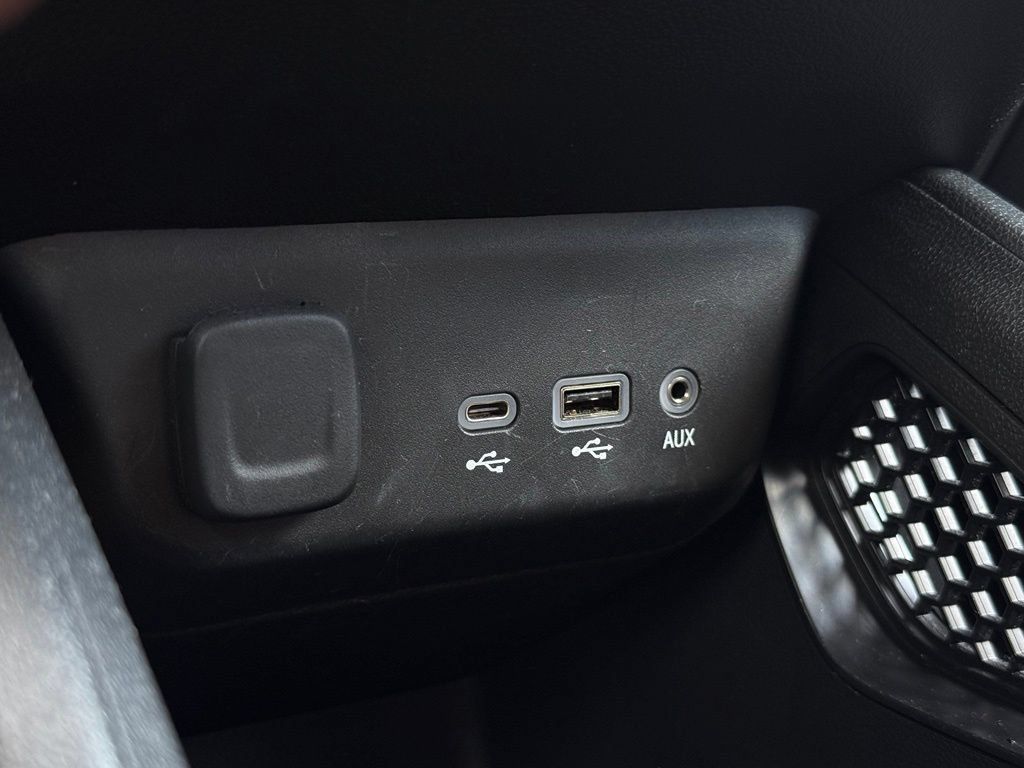 Used 2023 Chevrolet TrailBlazer LT w/ Convenience Package FWD image 42