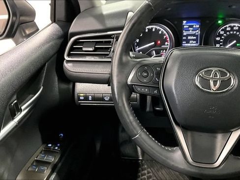 Used 2022 Toyota Camry SE FWD image 14