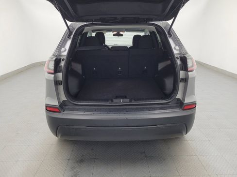 Used 2019 Jeep Cherokee Latitude w/ Popular Appearance Group FWD image 29